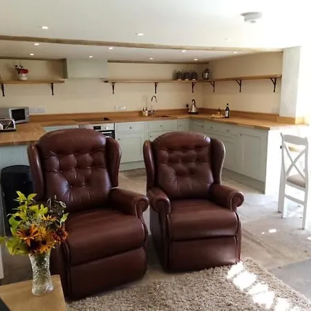 Holiday home Rural Getaway With A View - Old Spout Barn *