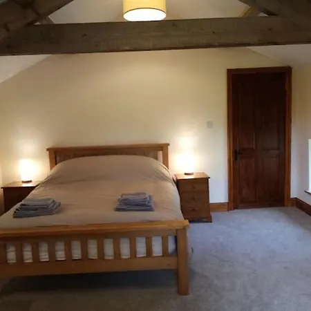 Holiday home Rural Getaway With A View - Old Spout Barn *