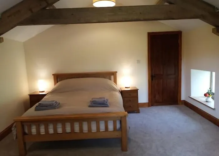 Ferienhaus Rural Getaway With A View - Old Spout Barn *